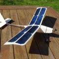L'avion Rc propulsé avec l'énergie solaire