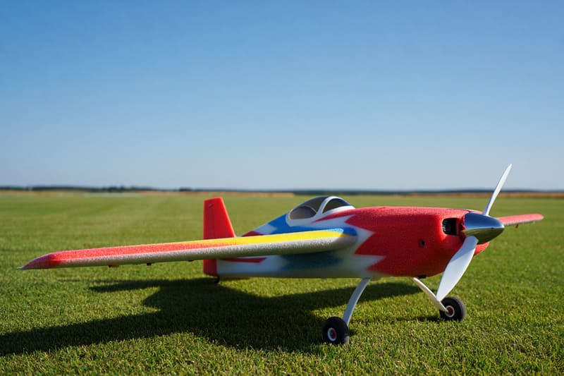 Avion rc au decollage