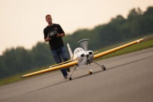 Avion rc au décollage