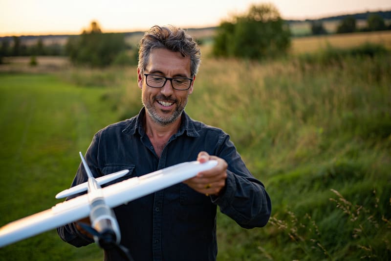 Préparation d'un avion rc pour le vol