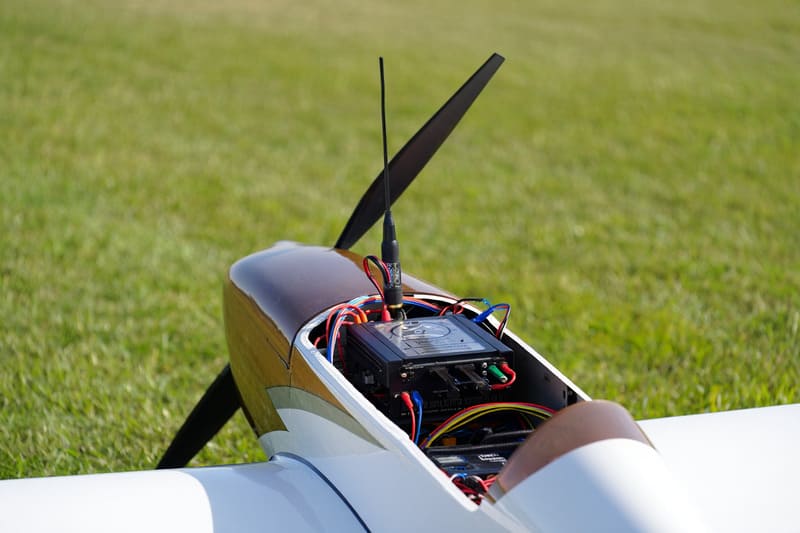 Récepteur dans un avion RC