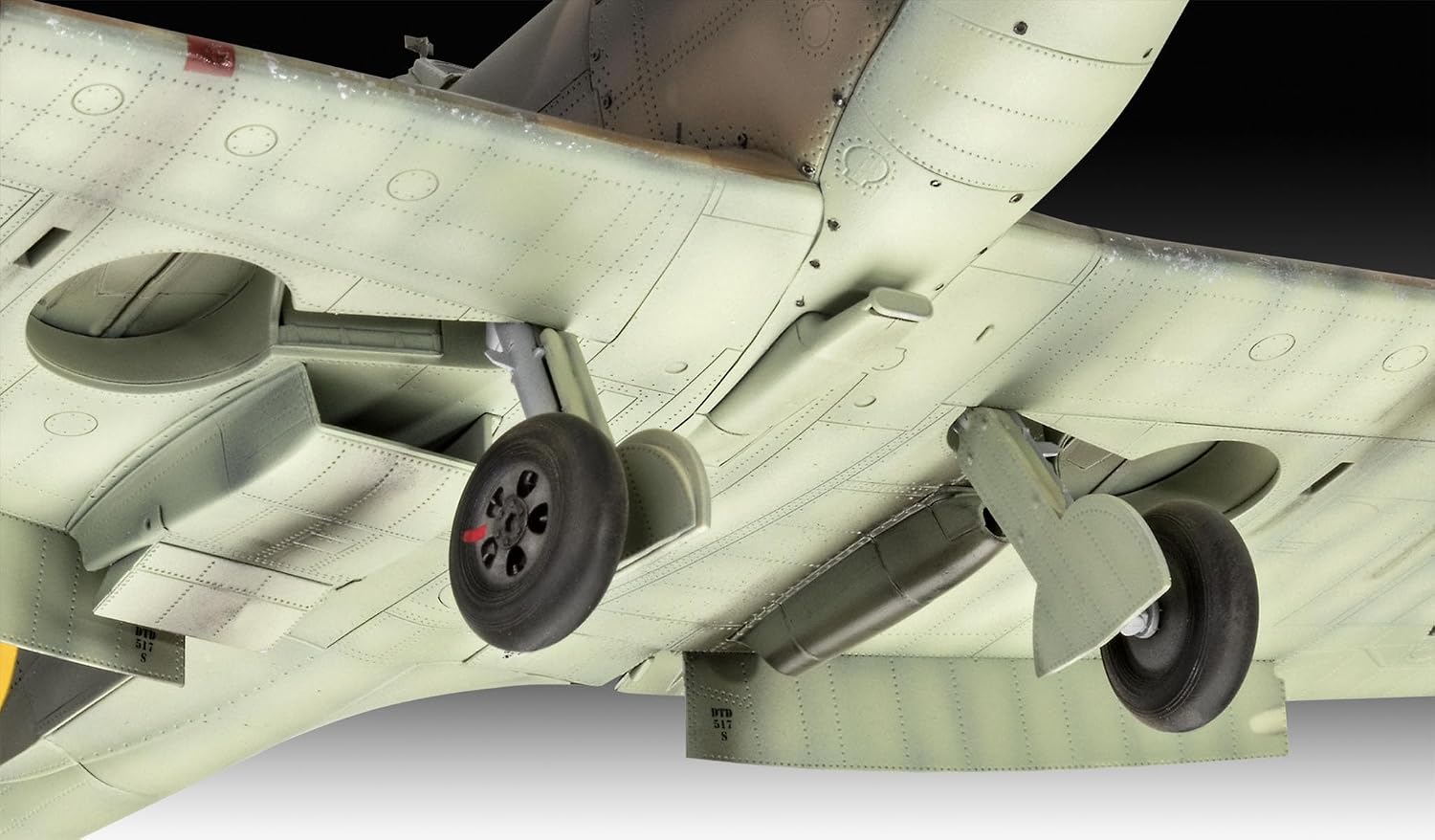 Revell 05688 Coffret Cadeau Maquette d'avion à Constrire Iron Maiden Spitfire MK. V, Échelle 1/32 - Échelle 1:32 - image 5